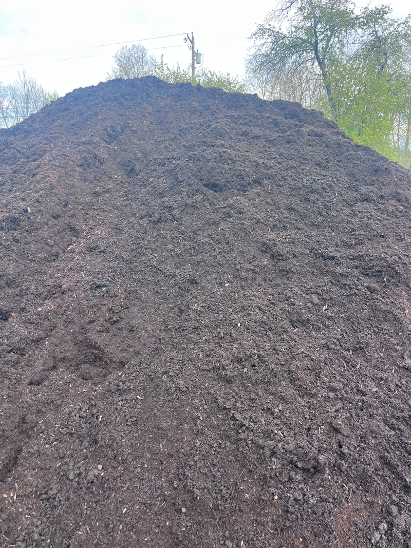 Load image into Gallery viewer, PA Gold Aged Hardwood Mulch- Bulk
