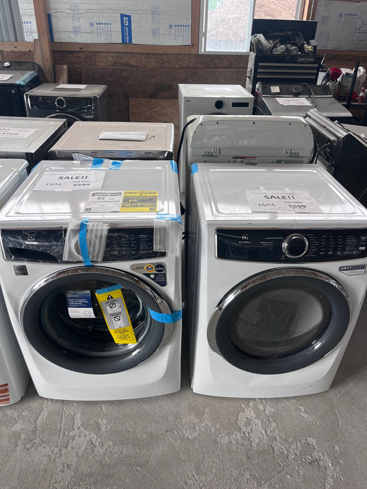 #1504/1404- Electrolux 4.5-cu ft High Efficiency Stackable Steam Cycle Front-Load Washer & 8cuft Electric Dryer SET ( White )