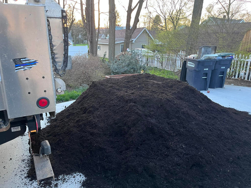 Load image into Gallery viewer, PA Gold Aged Hardwood Mulch- Bulk
